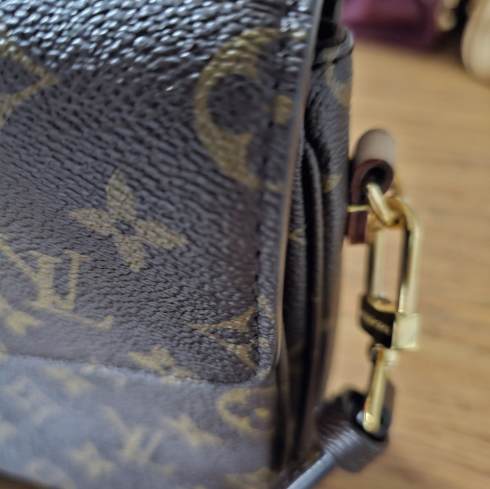 #00510-1139- Authentic Louis Vuitton Pochette Métis Monogram SR0221 - Picture 7 of 10